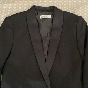 H and M boys tuxedo jacket black size 10-11